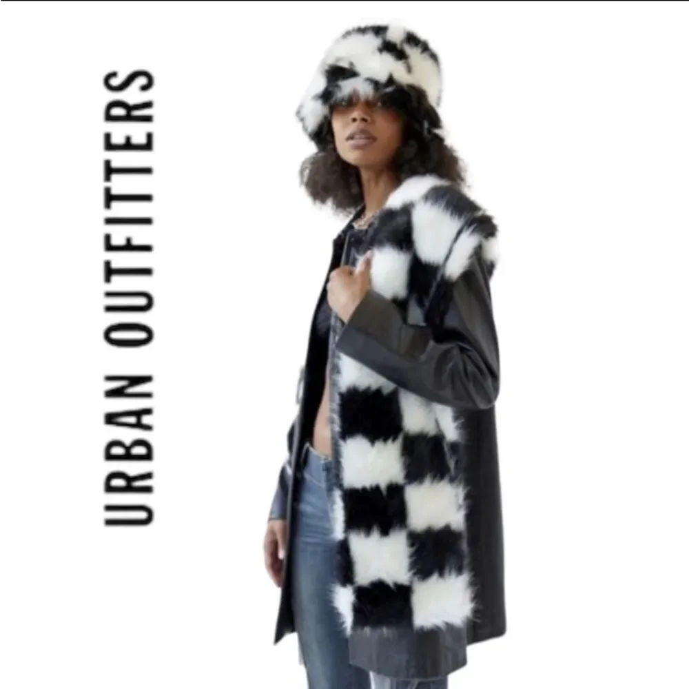 NEW UO Urban Outfitters Ace Long Black White Checked Fur Scarf